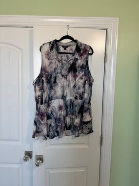 Simply Vera Vera Wang Sleeveless Peplum Blouse in White, Purple & Gray Wash